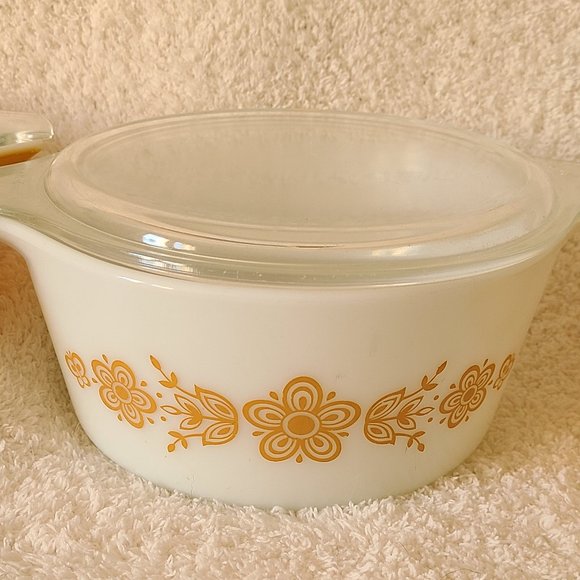 Vintage Set of 3 Pyrex Butterfly Gold Round Casserole Dishes with Lids (EUC) - Picture 3 of 5